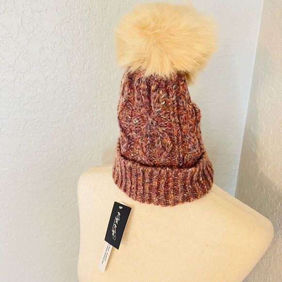 KYI KYI Faux Fur Pompom Classic Wool Beanie Hat, Natural/Cream, One Size, NWT - Picture 5 of 13